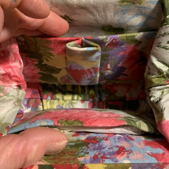 RARE 50’s 60’s FLORAL PLEATED HANDBAG PURSE JEWELED CLASP,MATCHING COIN … - Picture 9 of 15